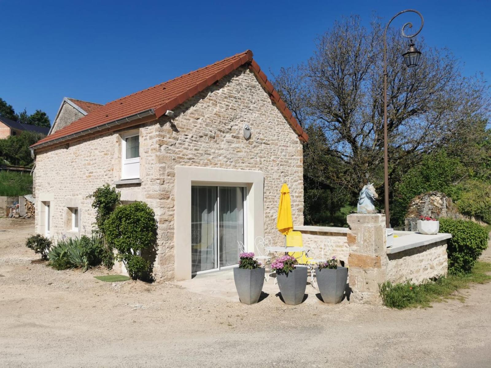 Gites Les Ecuries Saserang Mouilleron Εξωτερικό φωτογραφία